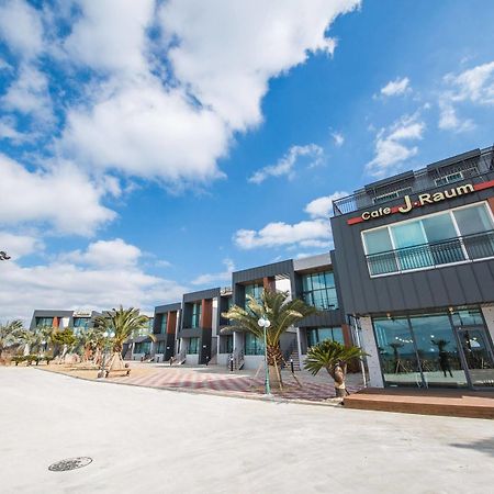 J Raum Resort Seogwipo Exterior foto