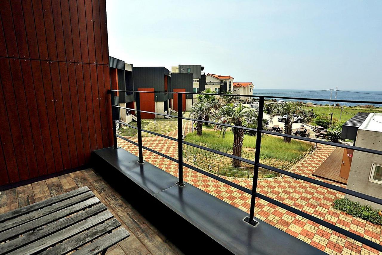 J Raum Resort Seogwipo Exterior foto