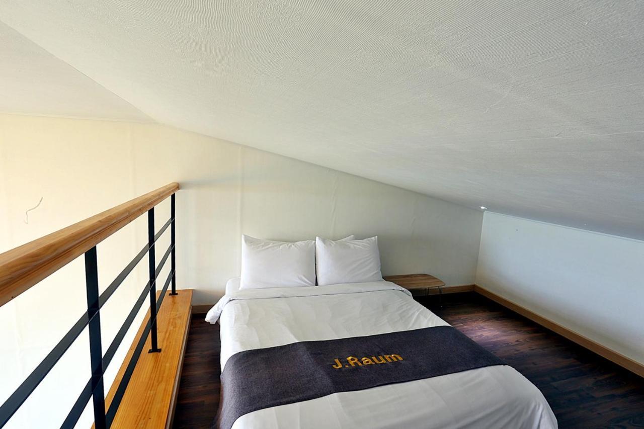 J Raum Resort Seogwipo Exterior foto