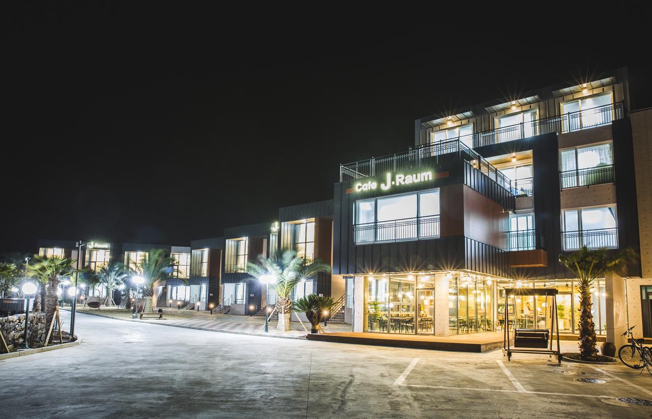 J Raum Resort Seogwipo Exterior foto