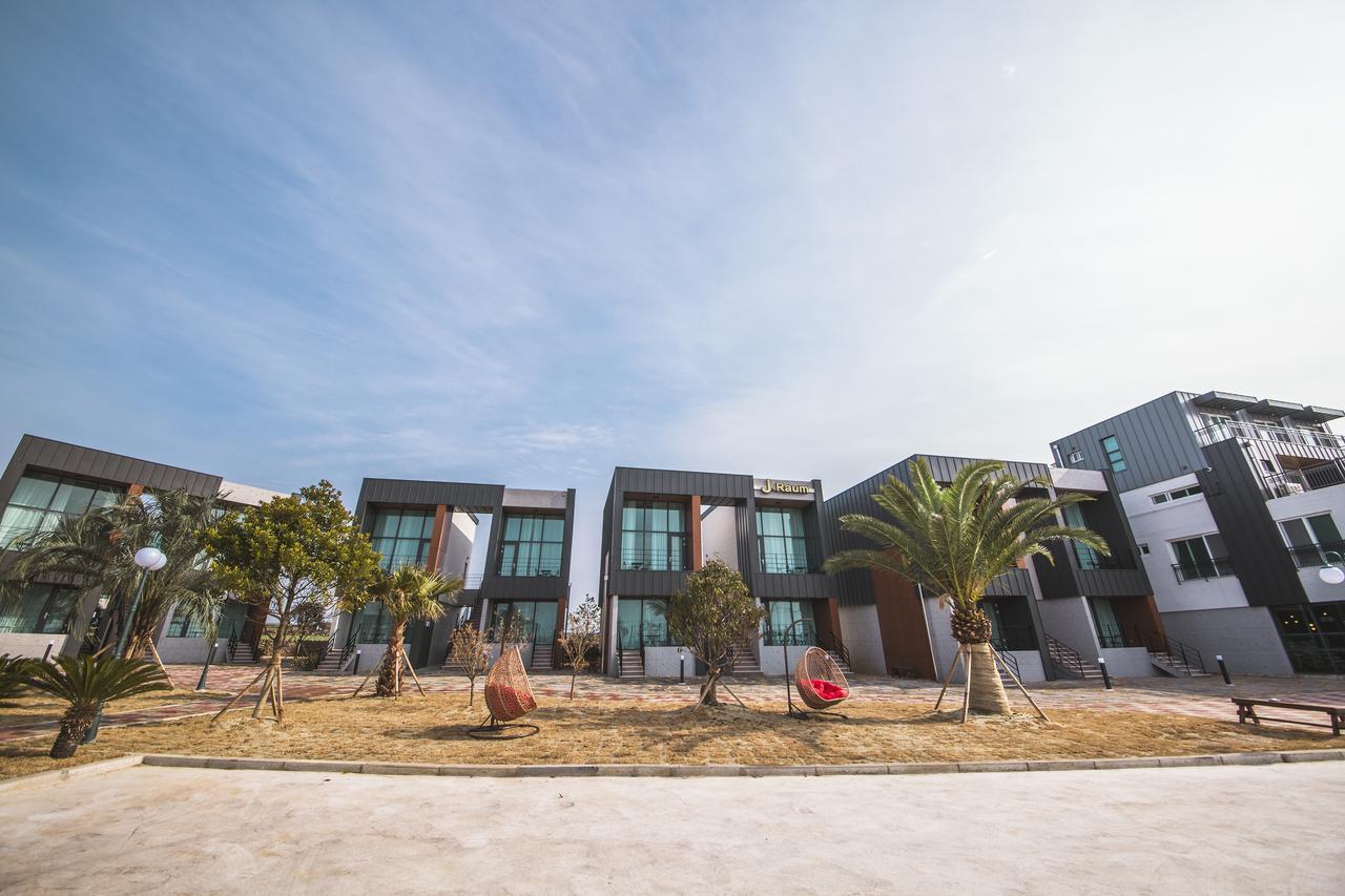 J Raum Resort Seogwipo Exterior foto