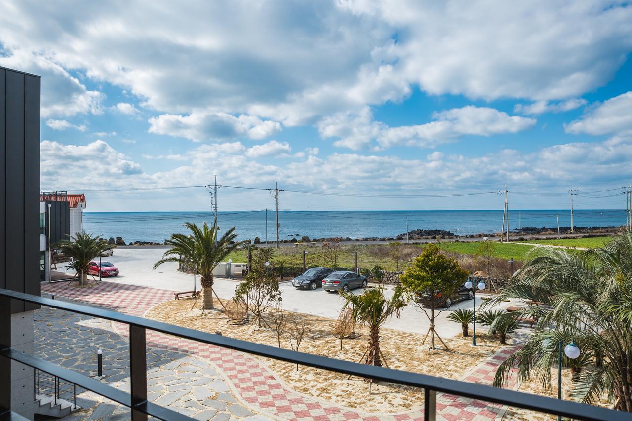 J Raum Resort Seogwipo Exterior foto