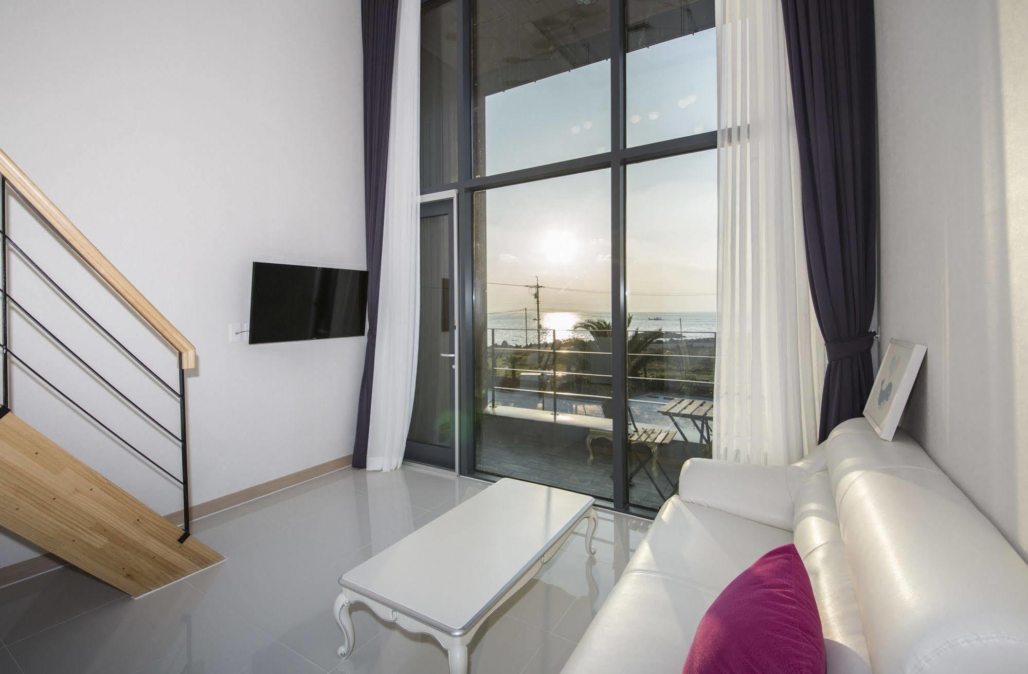 J Raum Resort Seogwipo Exterior foto