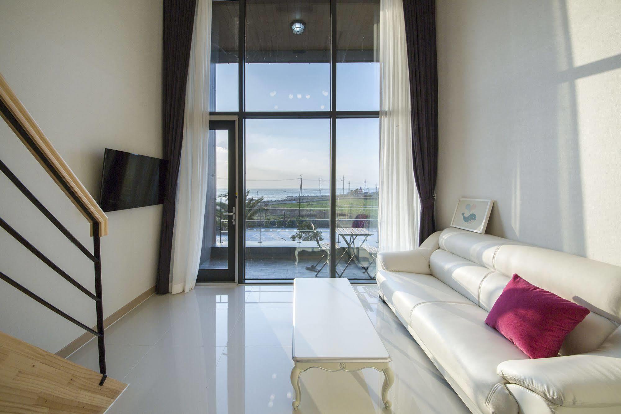 J Raum Resort Seogwipo Exterior foto